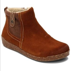 NIB EARTH ORIGINGS AURORA JACE BOOTIES